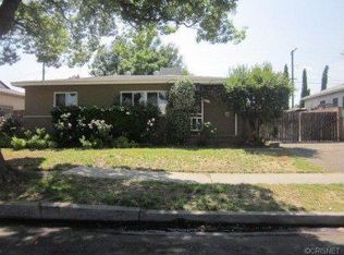 8825 Costello Ave, Panorama City, CA 91402