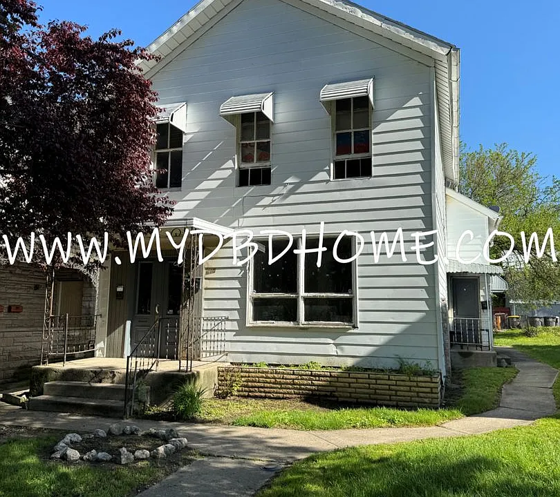 610 W Creighton Ave