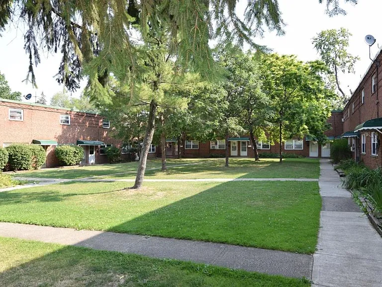 15421-1 Plymouth Pl — Photo 9