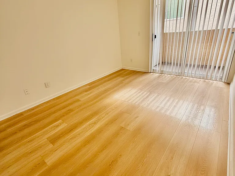 11258 Morrison St #101 — Photo 12