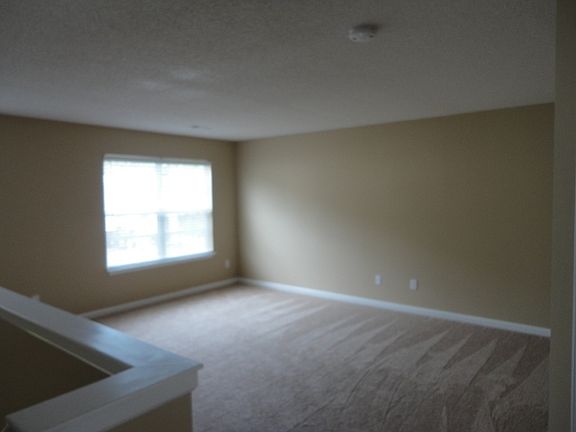5th image of 542 Bedford Knoll Dr