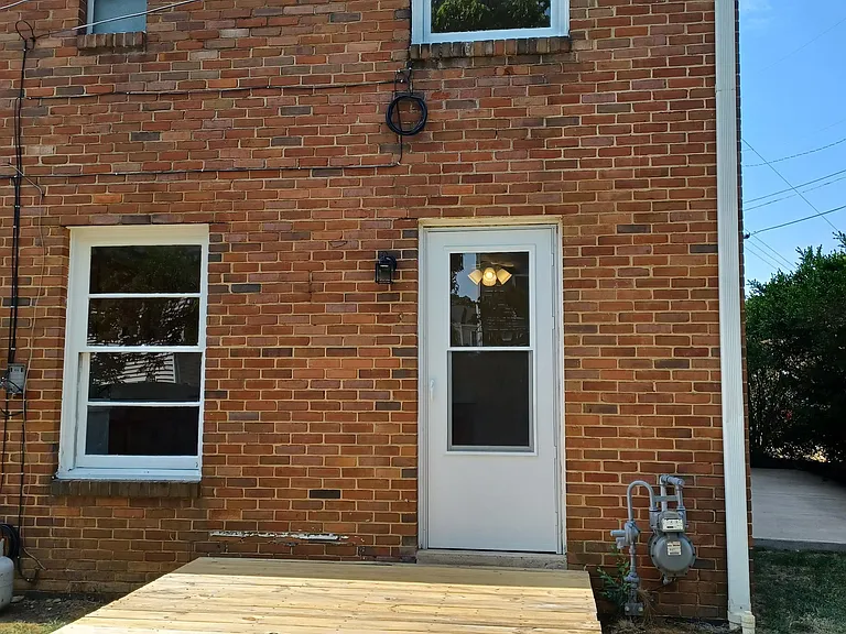 220 E Whitlock Ave #1 — Photo 9