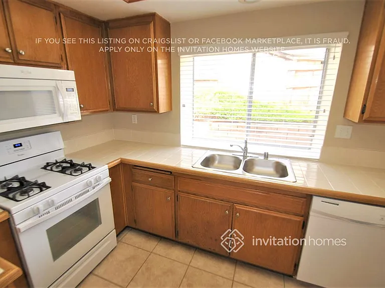 12840 December Ct — Photo 4