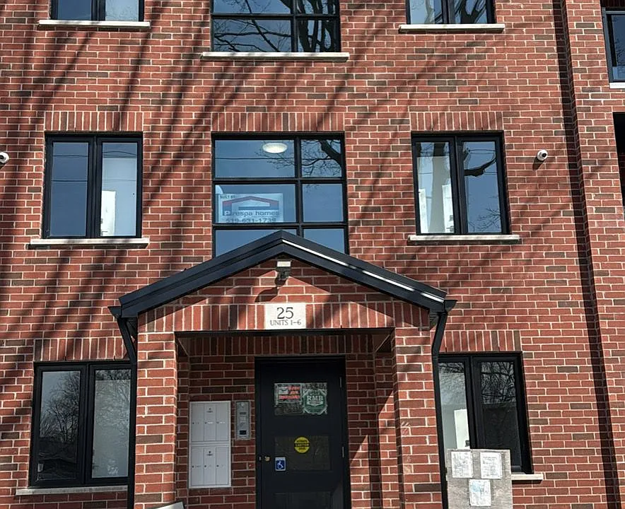 25 Alexandria Ave