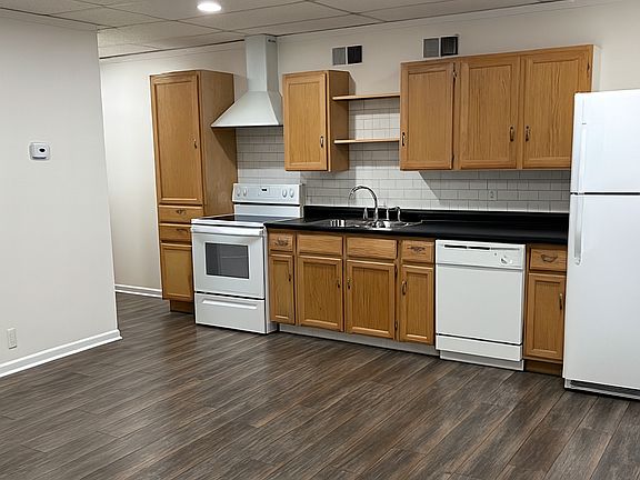 2nd image of 560 Pennsylvania Ave #1/2