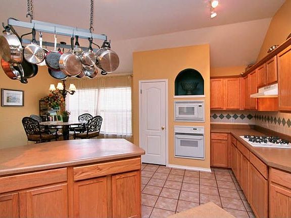 4th image of 16 Dallari Ct