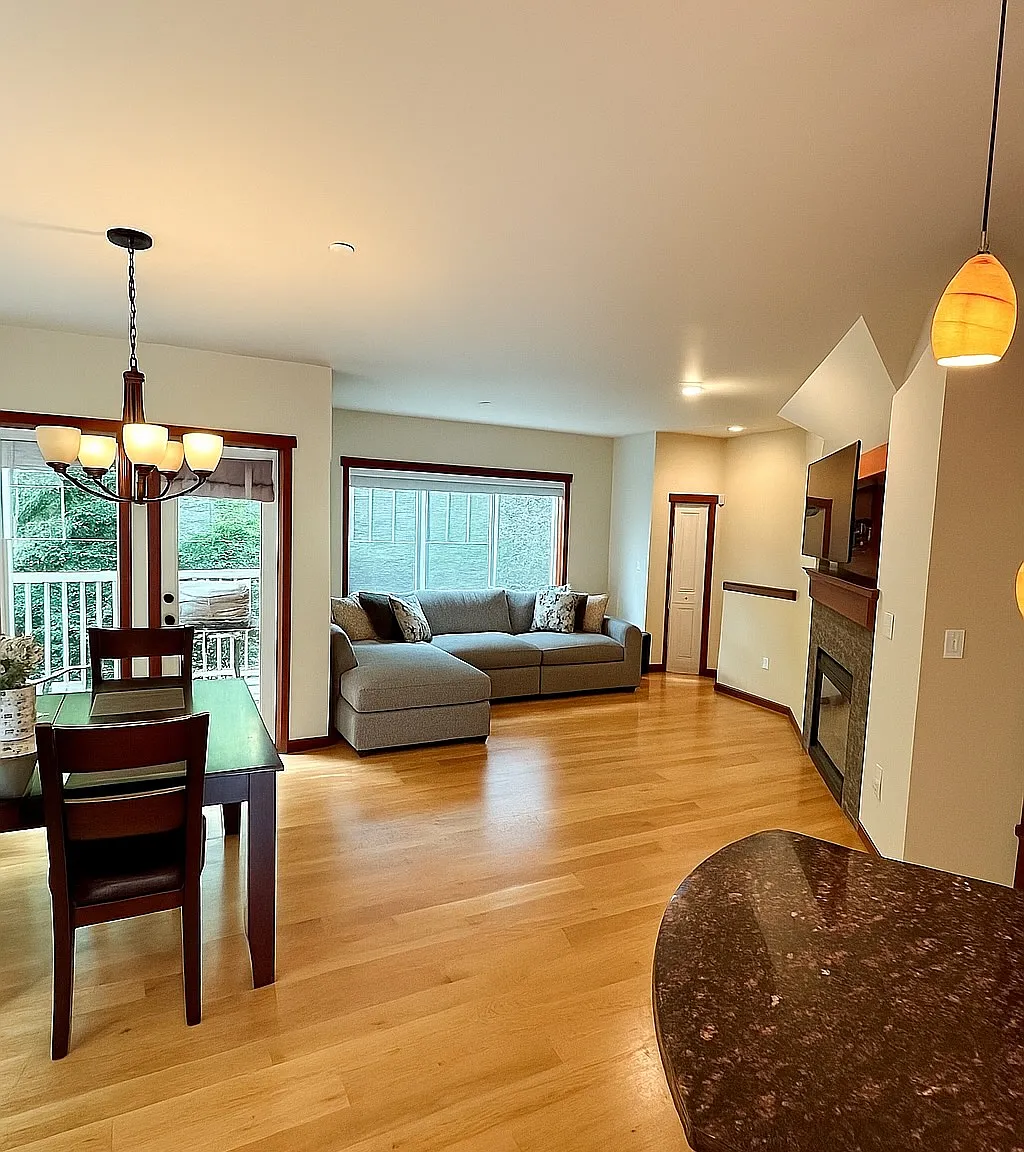 3 bed, 2.5 bath, 1687 sqft, $3,500 — Photo 4
