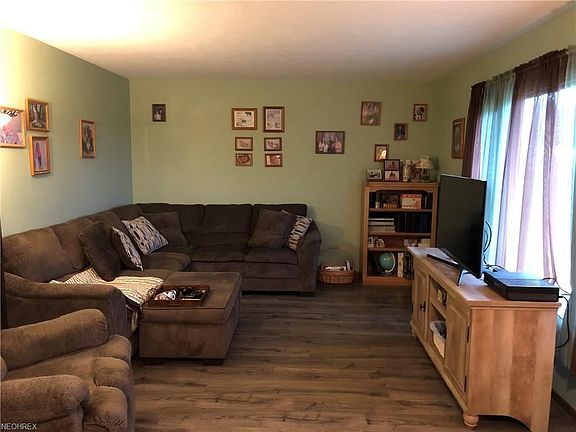 4th image of 9666 Bimeler St NE