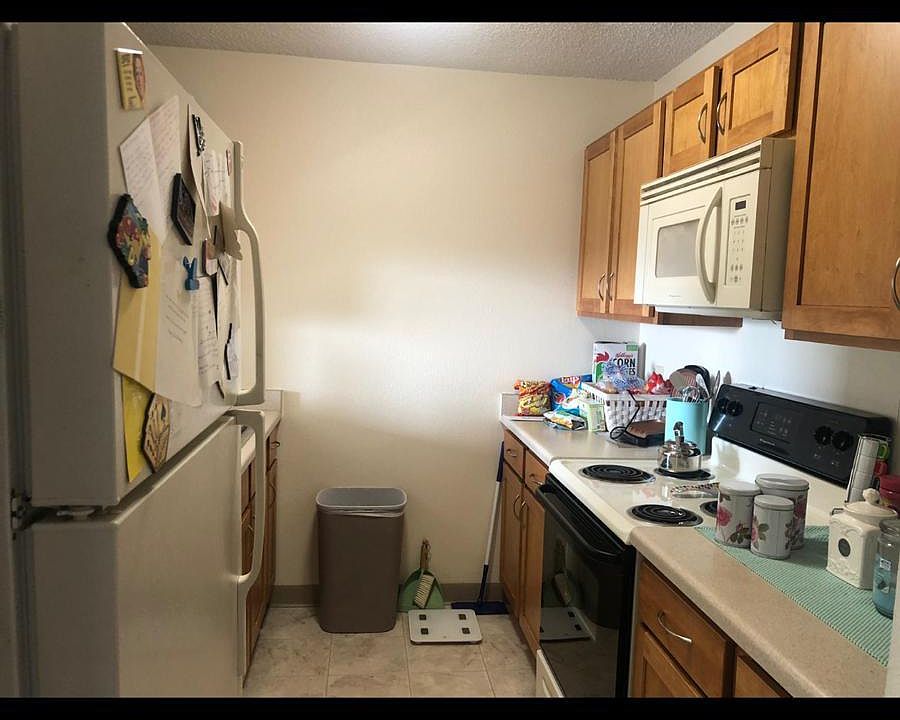 2nd image of 626 E Kilbourn Ave #2003