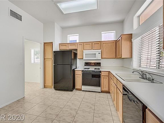 5th image of 10520 Broom Hill Dr