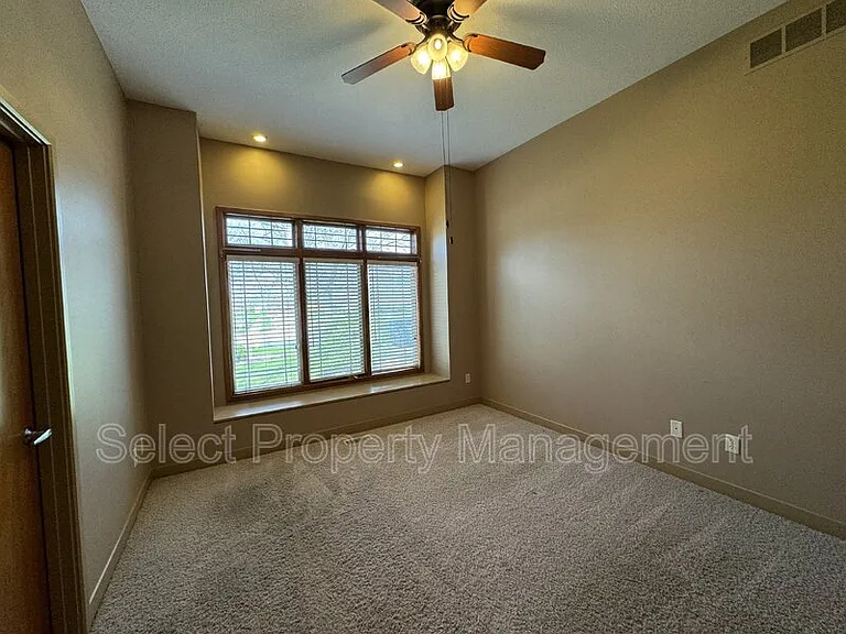 12134 Fairway Winds Ct — Photo 14
