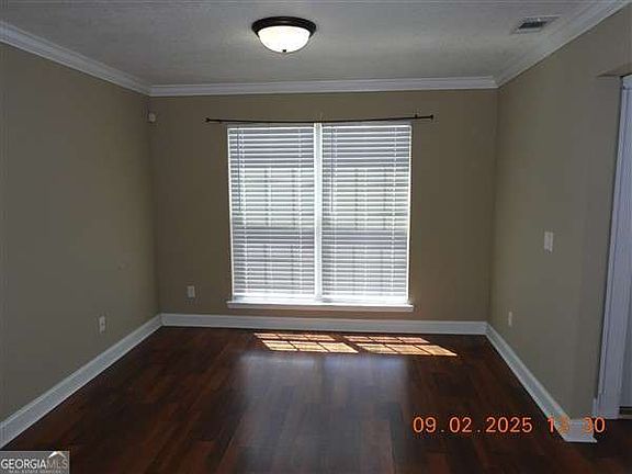 3rd image of 146 Grandview Dr