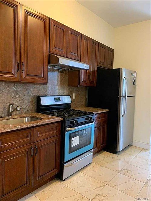 2nd image of 3136 102nd St