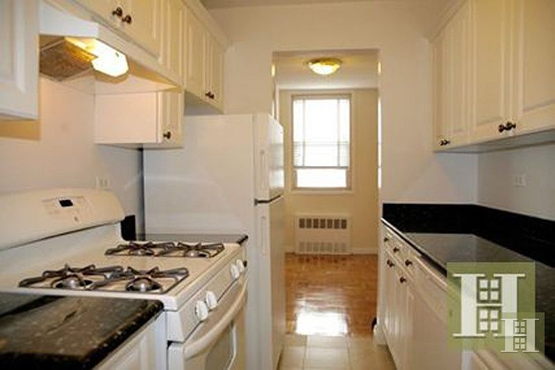 2nd image of 222 E 19th St APT 8G