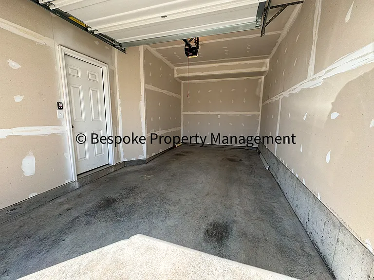 56 Dover Ct — Photo 35