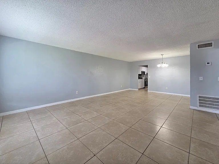 605 Northlake Blvd #63 — Photo 7