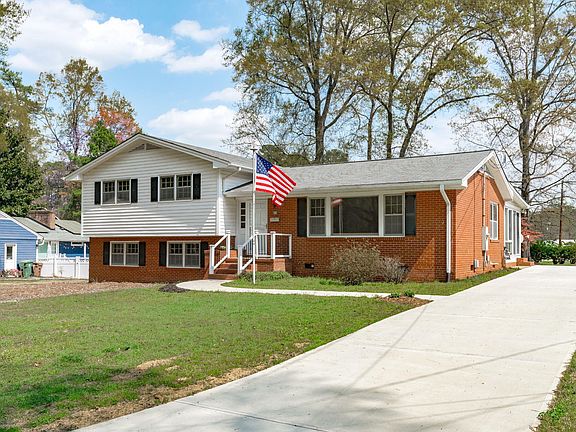 3rd image of 213 Dowell Dr