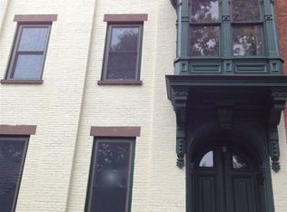 8 Washington Pl, Troy, NY 12180