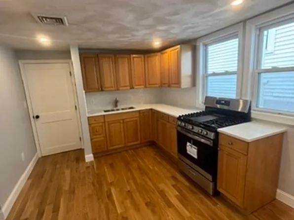 149 North St #1, Salem, MA 01970