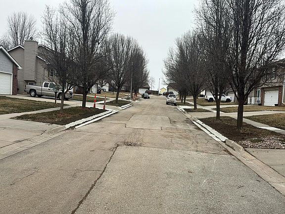 5th image of 15360 D Street Cir