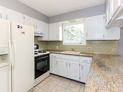 5th image of 10469 Highland Dr