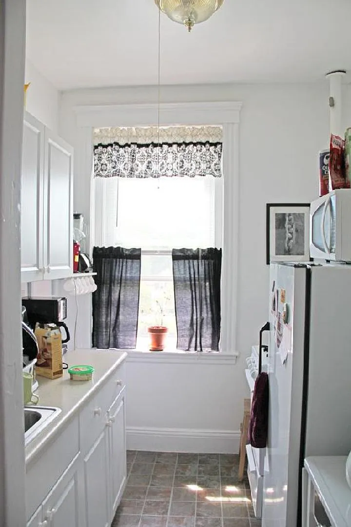 NO FEE! Pet Friendly, Affordable Apt Near T! Heat and Hot Water Included — Photo 4