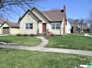 721 7th St, Sheldon, IA 51201