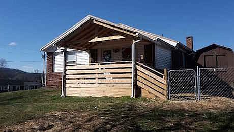 3rd image of 2720 Britt Ln
