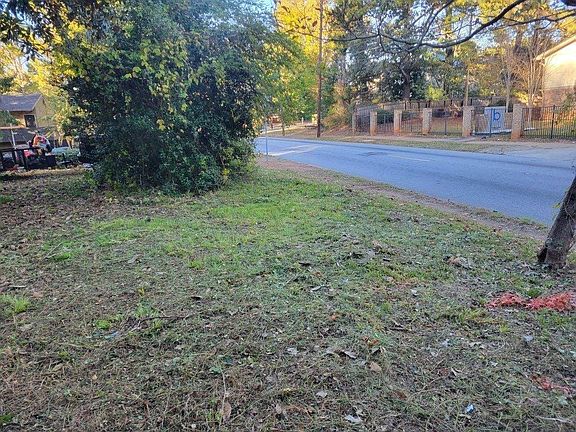3rd image of 1669 Stanton Rd SW