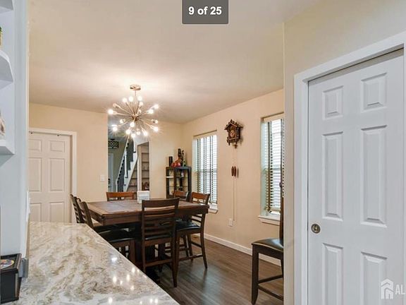 4th image of 22 Harvey St