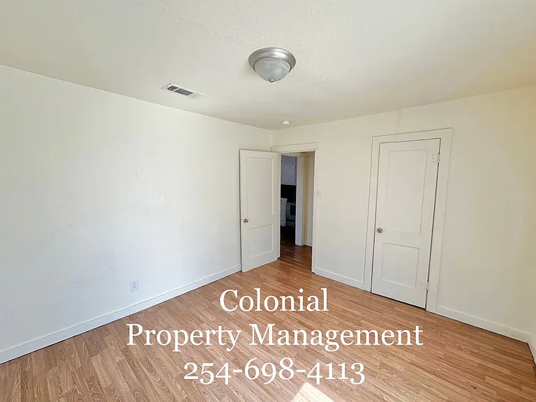 422 W Green Ave — Photo 5