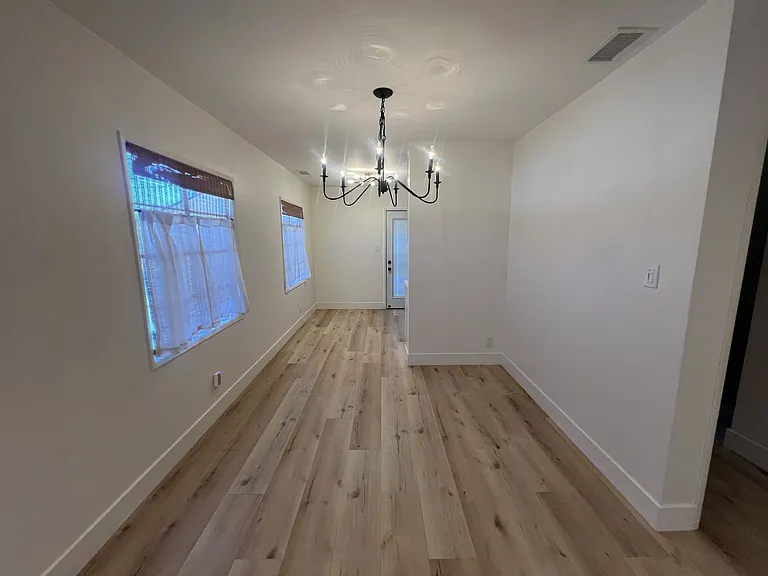5429 Cambridge St — Photo 8