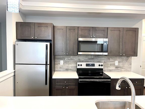 4th image of 1415 N Franklin St #2B