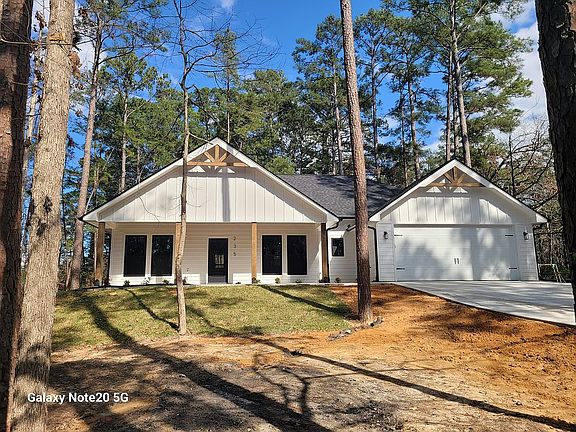 2nd image of 235 Dogwood Rd
