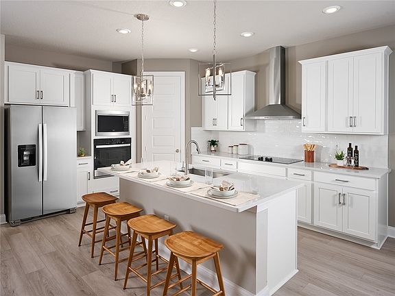 2nd image of 5650 Hampton Park Cir