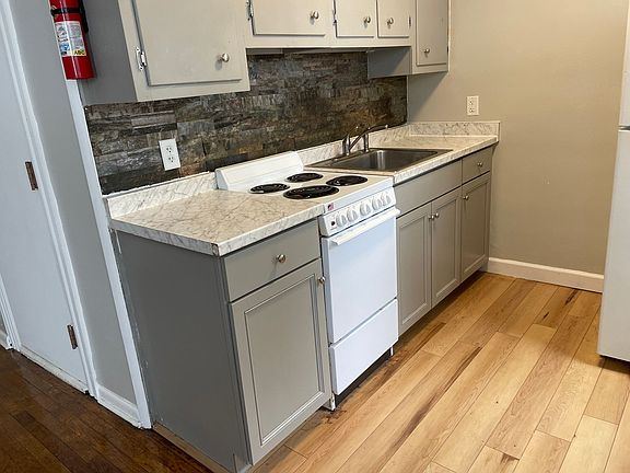 3rd image of 2713 Willow Street Pike N APT 5
