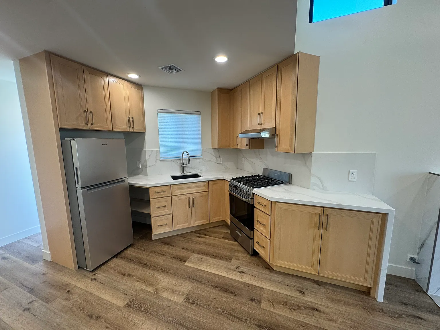 Studio, 500 sqft, $2,200 — Photo 4