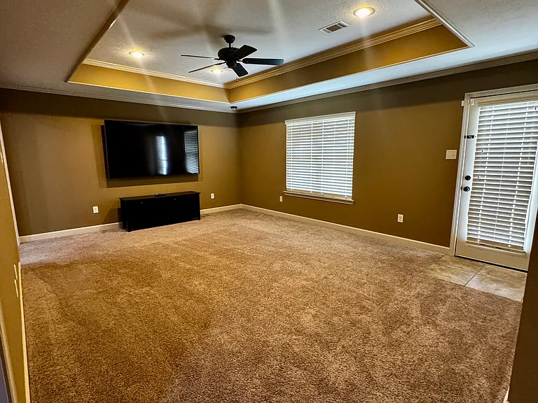 5330 Sanson Dr — Photo 4
