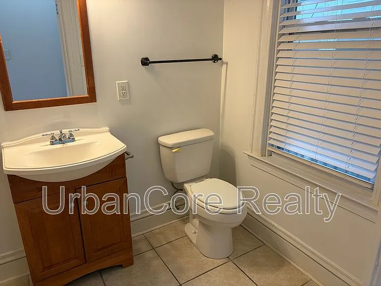 621 N 31st St #B — Photo 16