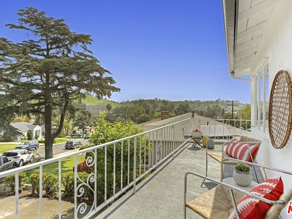 5th image of 4608 Edelle Pl