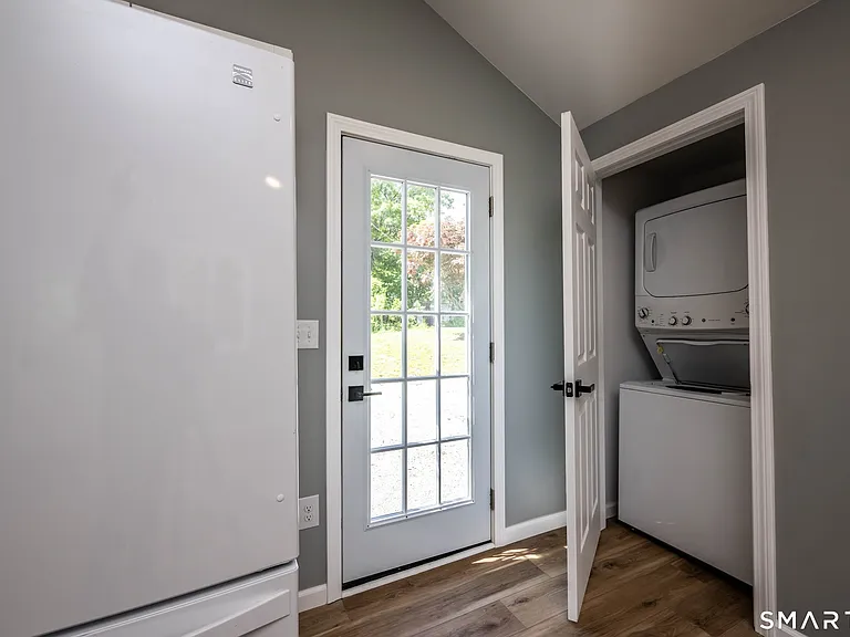 115 Shore Dr — Photo 13