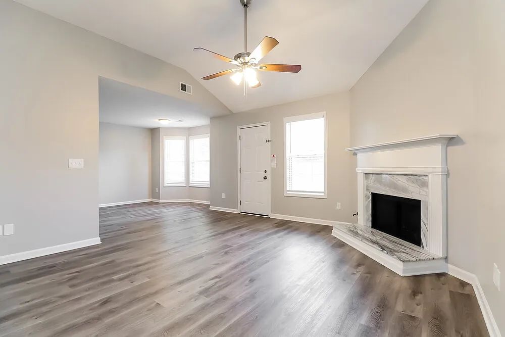 3 bed, 2.0 bath, 1440 sqft, $1,905 — Photo 4