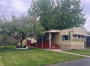 17338 Oak Grove St, Brownstown, MI 48174