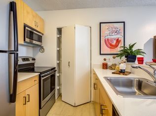 710 N Dearborn St #2305, Chicago, IL 60654