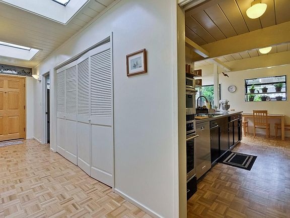 2nd image of 262 Creekside Dr