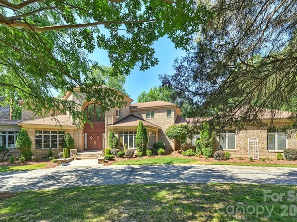 3301 Providence Plantation Ln, Charlotte, NC 28270