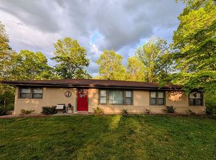 905 Pinecrest Rd, Jacksboro, TN 37757