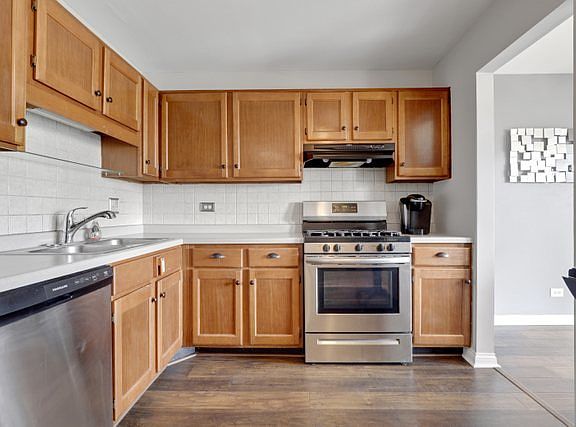 5th image of 7020 Newport Dr #3-101