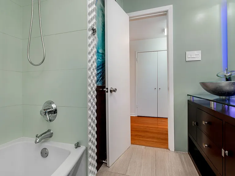 7475 Brentcove Cir — Photo 11