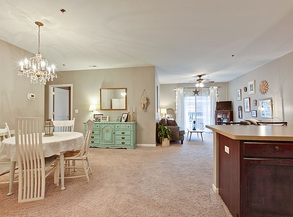 4th image of 10 N Lake St APT 321